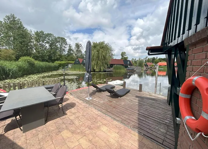 Lakeside De Rijd Vakantiehuis *